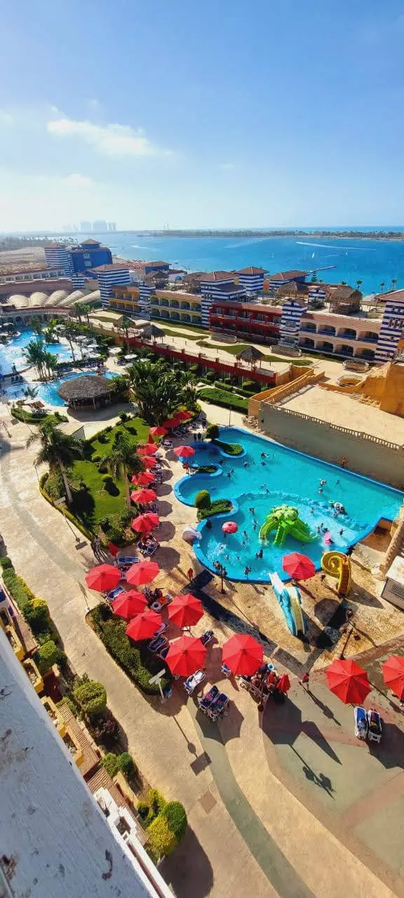 شاليه فاخر في الدور السابع بإطلالة مباشرة على البحر