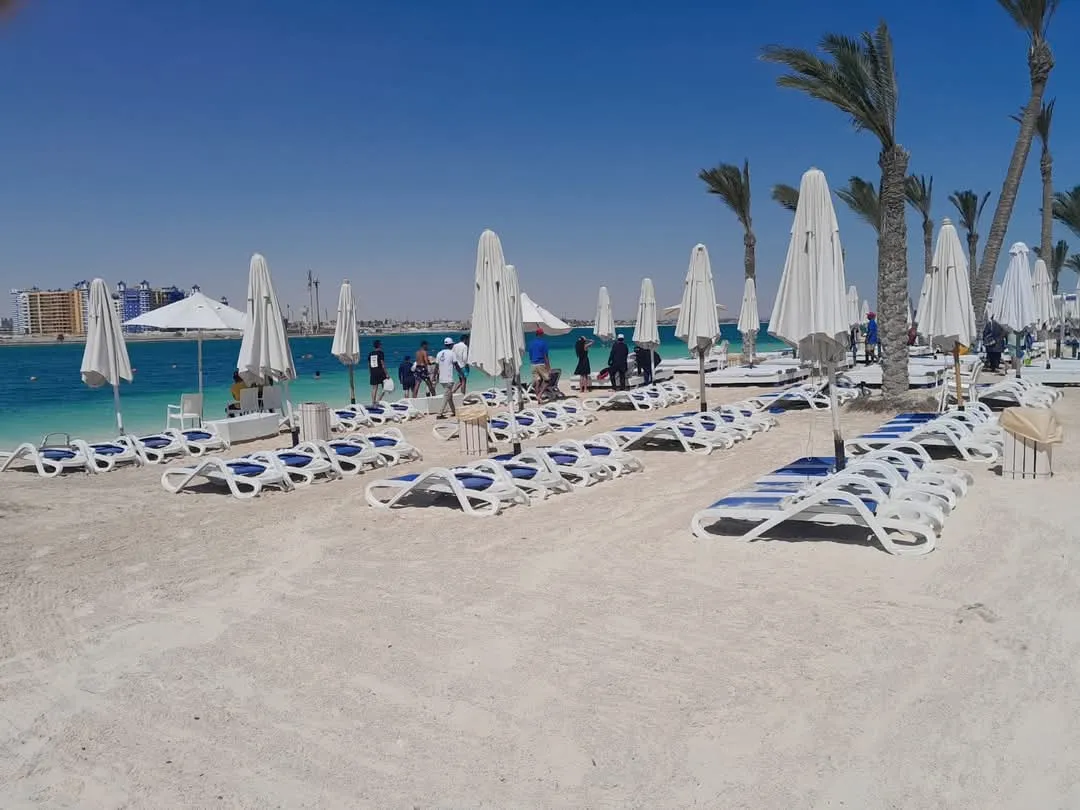 شاليه فاخر في الدور السابع بإطلالة مباشرة على البحر