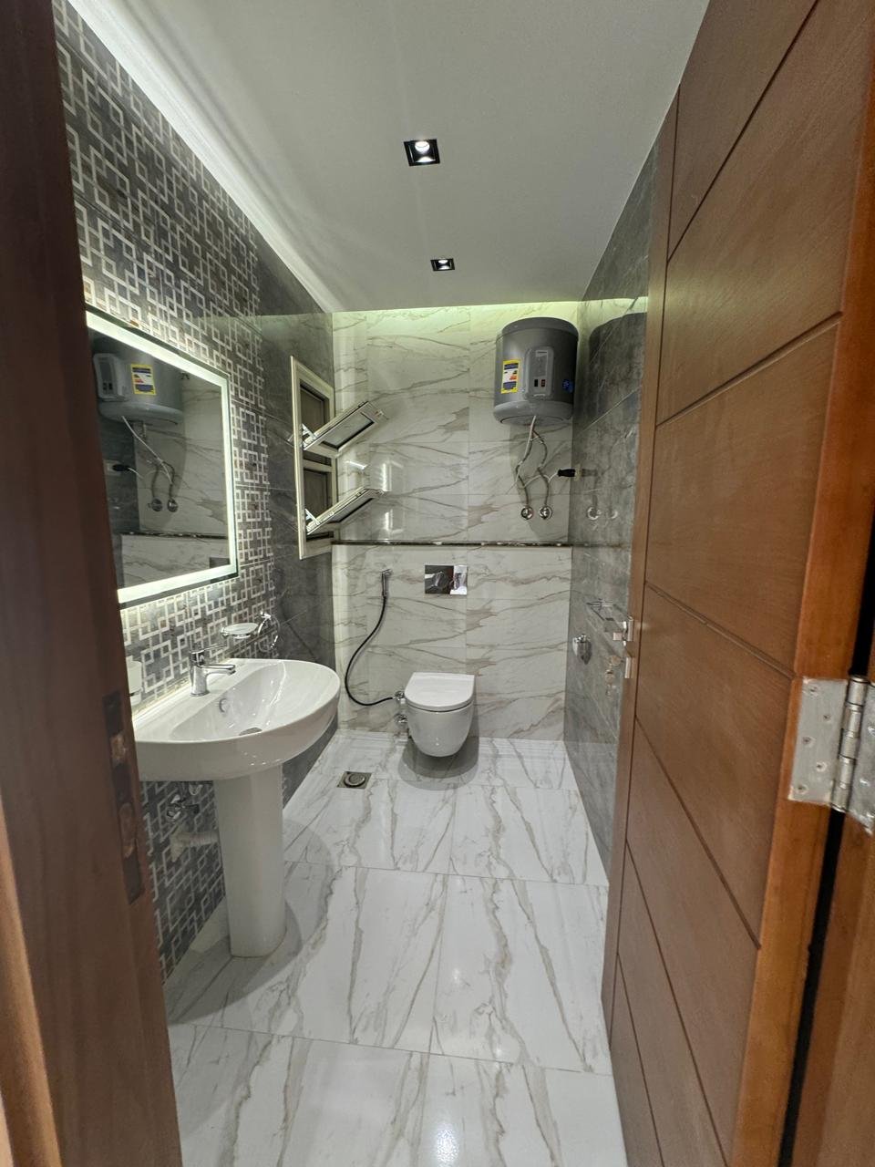 فيلا مميزة للإيجار – مارينا 5