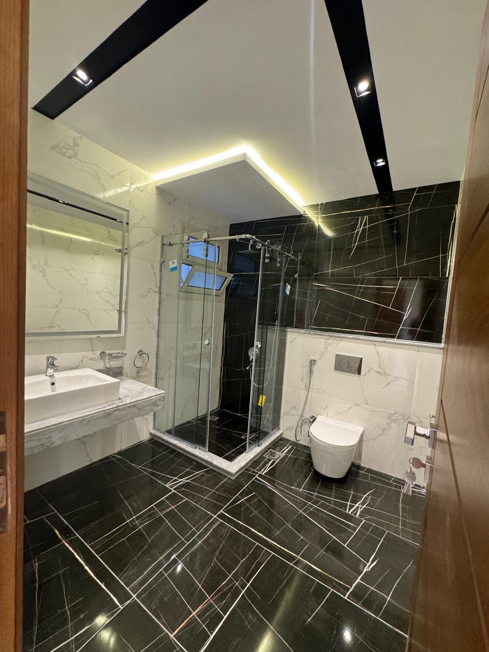 فيلا مميزة للإيجار – مارينا 5