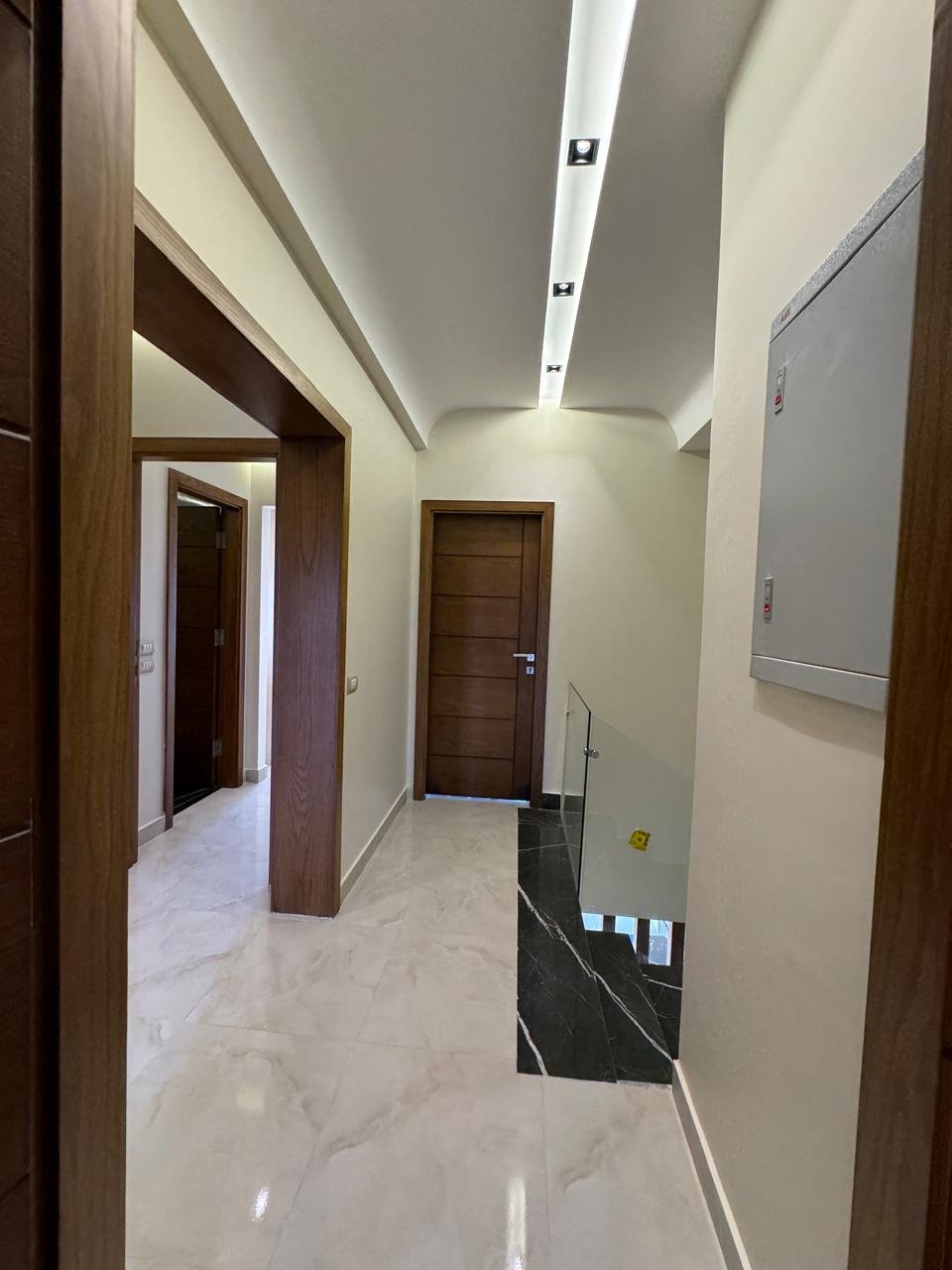 فيلا مميزة للإيجار – مارينا 5