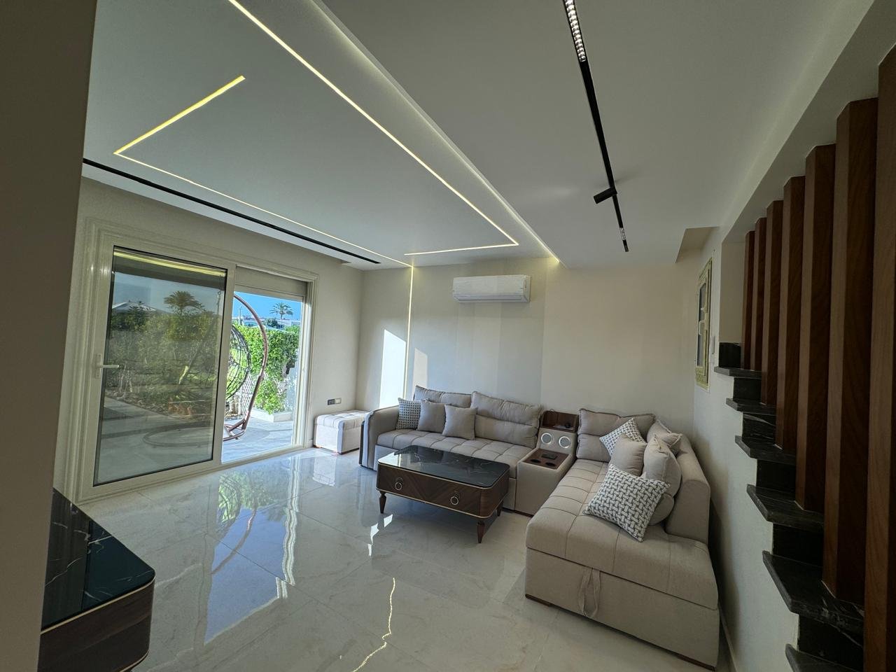 فيلا مميزة للإيجار – مارينا 5