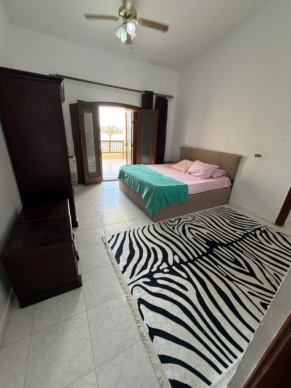 فيلا اول صف بحيره رمليه مارينا ٥ مكيفه بالكامل