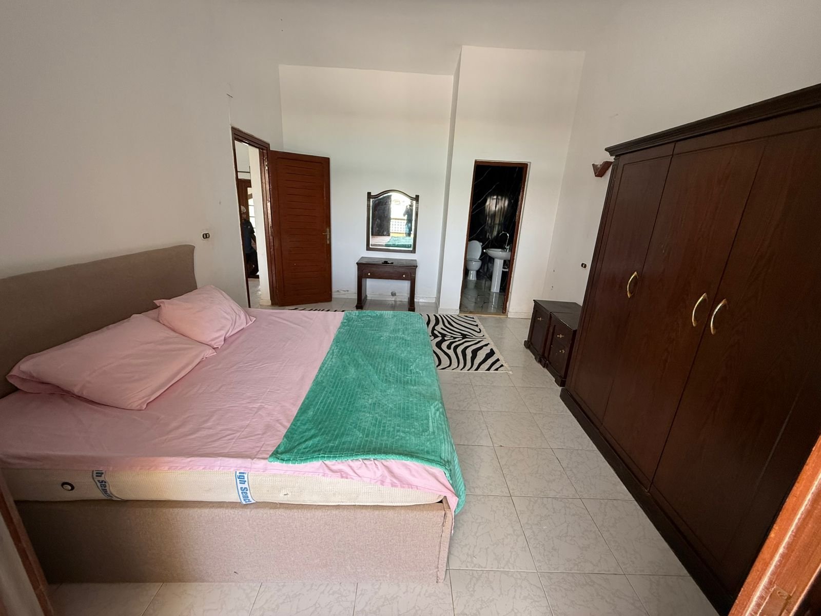 فيلا اول صف بحيره رمليه مارينا ٥ مكيفه بالكامل