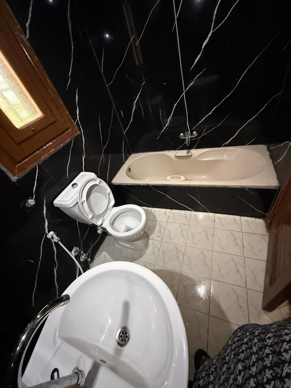 فيلا اول صف بحيره رمليه مارينا ٥ مكيفه بالكامل