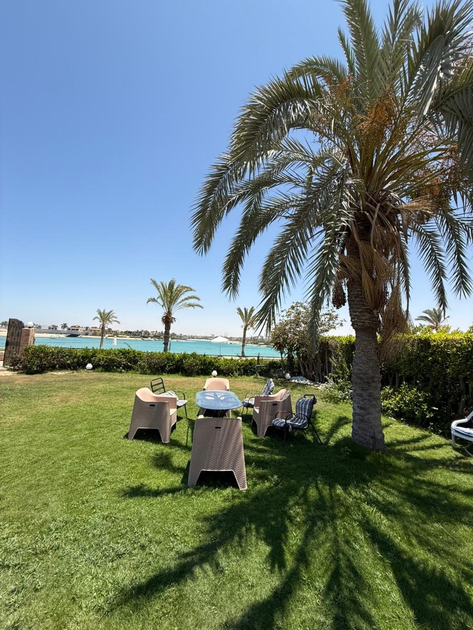 فيلا اول صف بحيره رمليه مارينا ٥ مكيفه بالكامل