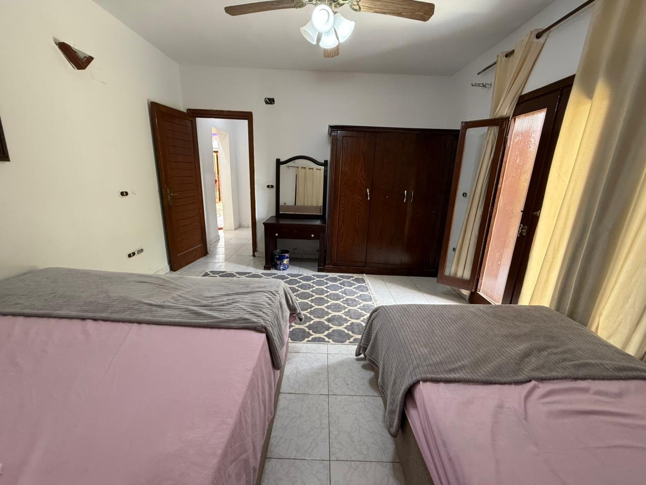 فيلا اول صف بحيره رمليه مارينا ٥ مكيفه بالكامل