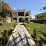 فيلا اول صف بحيره رمليه مارينا ٥ مكيفه بالكامل