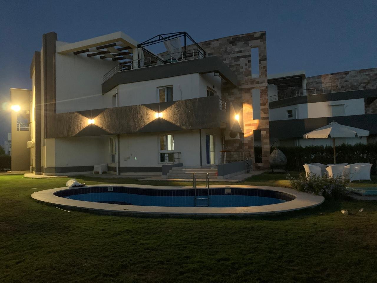 فيلا مارسيليا بيتش 4